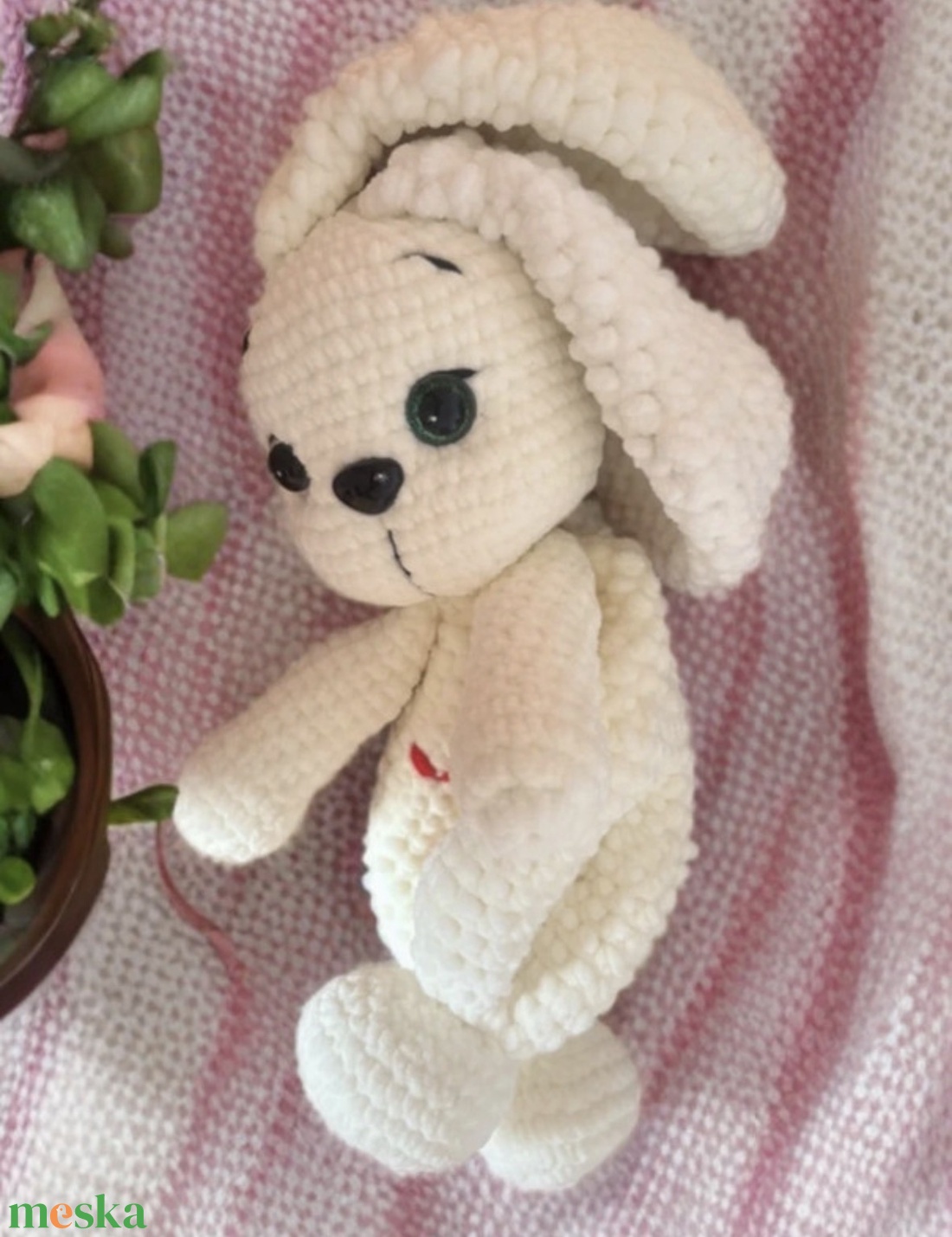 Édes kis nyuszi alvópajti aki rendelésre készül - kellékek & szerszámok - vegyes alapanyag - zsenília - Meska.hu