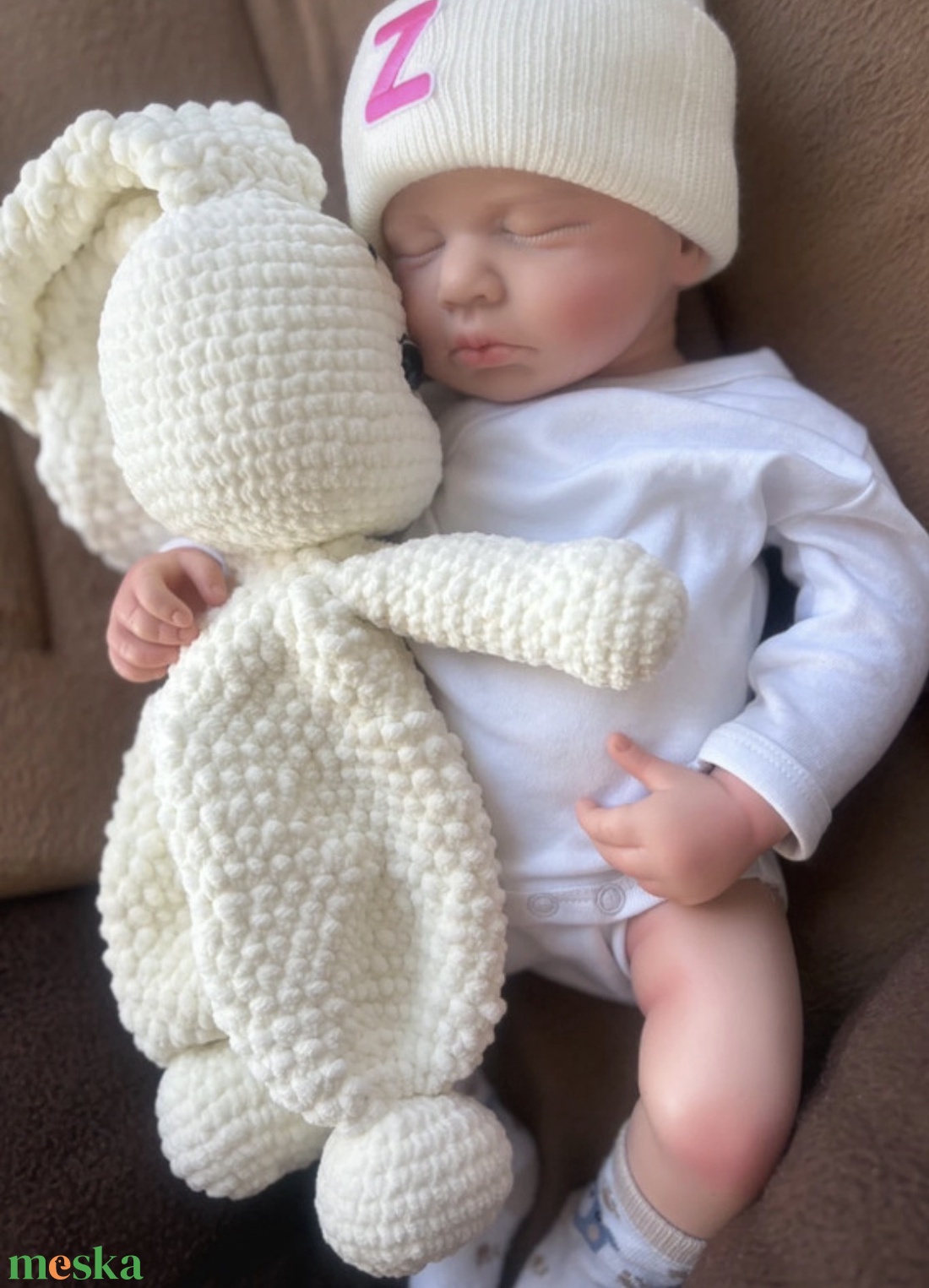 Édes kis nyuszi alvópajti aki rendelésre készül - kellékek & szerszámok - vegyes alapanyag - zsenília - Meska.hu