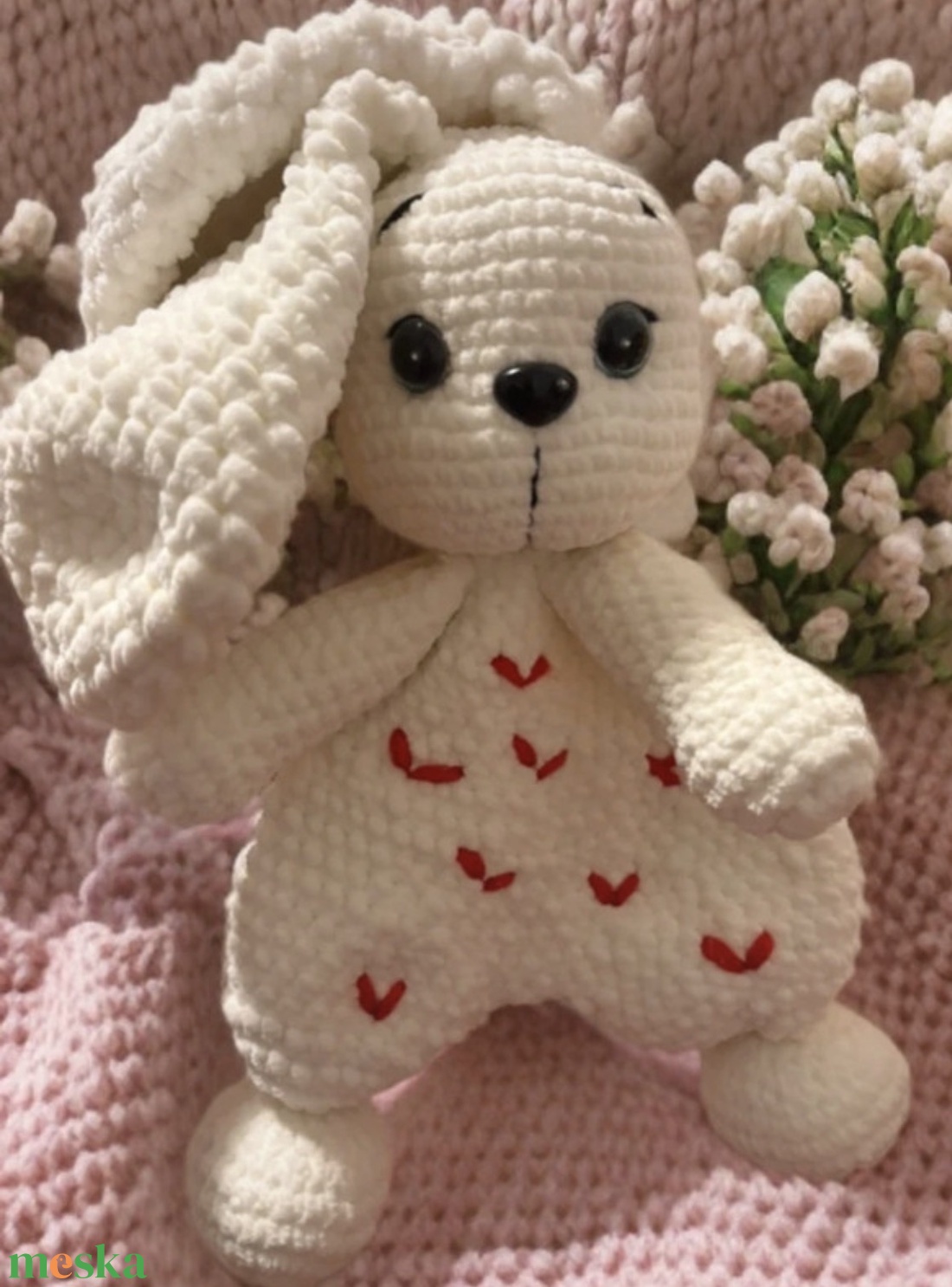 Édes kis nyuszi alvópajti aki rendelésre készül - kellékek & szerszámok - vegyes alapanyag - zsenília - Meska.hu