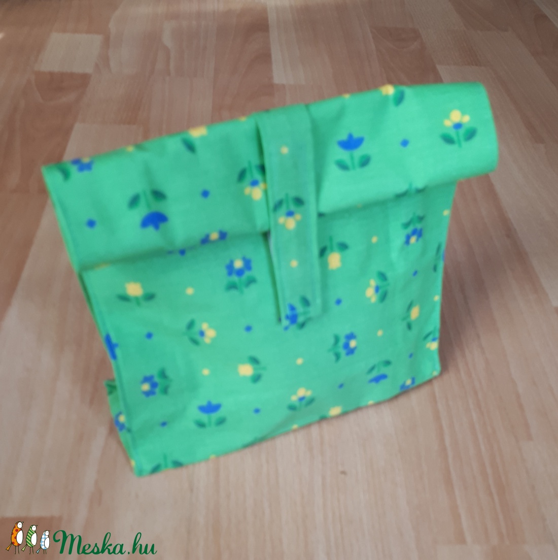 NoWaste uzsonnás tasak, almazöld alapon virágmintás vászonból - táska & tok - uzsonna- & ebéd tartó - szendvics csomagoló - Meska.hu