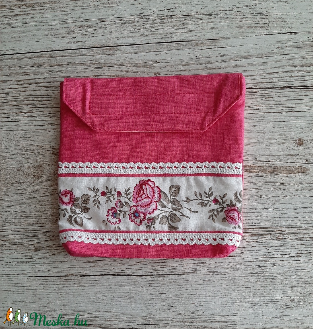 NoWaste, uzsonnás tasak,pink és rózsás sormintás anyag kombinálásával, horgolt csipkével díszítve - táska & tok - bevásárlás & shopper táska - shopper, textiltáska, szatyor - Meska.hu