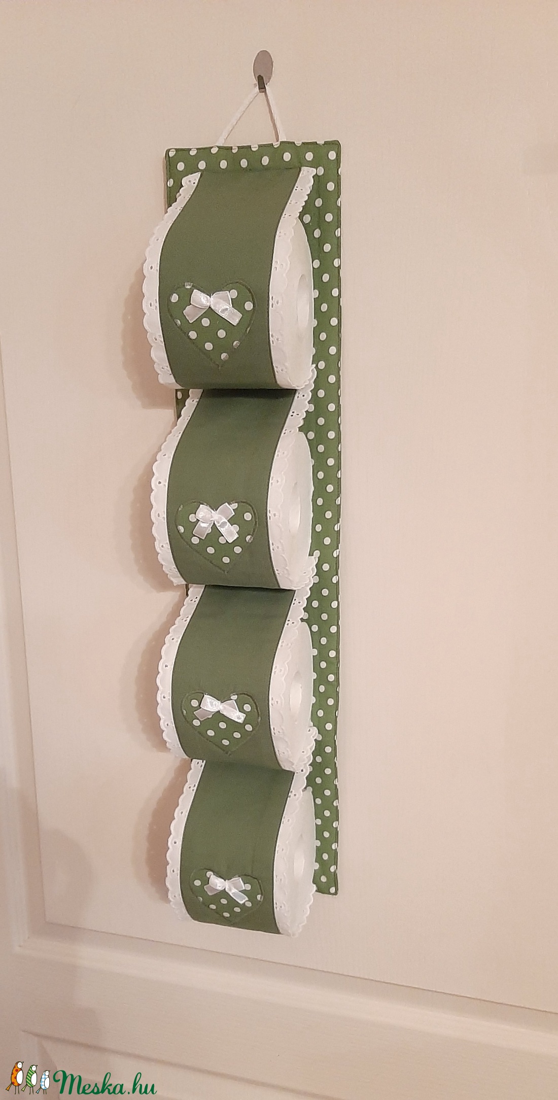 Wc-papír tároló,fűzöld vászonból, fűzöld-fehér pöttyös szivekkel, vintage stílusban - otthon & életmód - fürdőszoba - fürdőszobai tároló - Meska.hu Wc-papír tároló,fűzöld vászonból, fűzöld-fehér pöttyös szivekkel, vintage stílusban - otthon & életmód - fürdőszoba - fürdőszobai tároló - Meska.hu