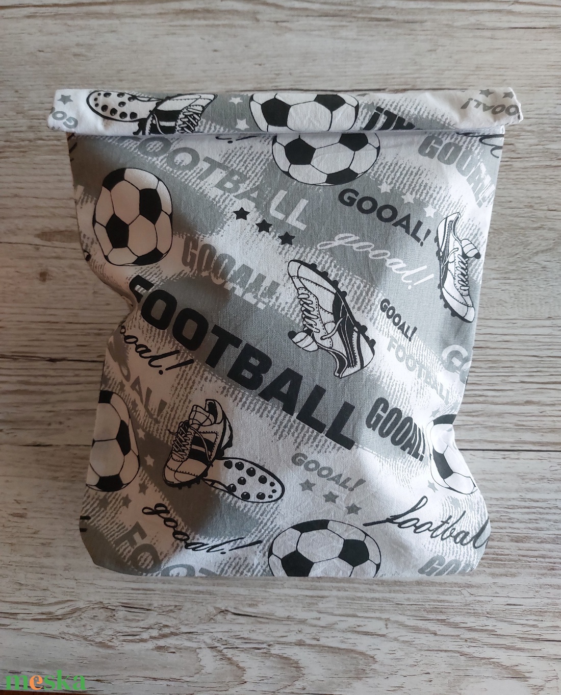 NoWaste uzsonnás tasak,fehér alapon szürke fekete focis vászonból - táska & tok - bevásárlás & shopper táska - shopper, textiltáska, szatyor - Meska.hu NoWaste uzsonnás tasak,fehér alapon szürke fekete focis vászonból - táska & tok - bevásárlás & shopper táska - shopper, textiltáska, szatyor - Meska.hu