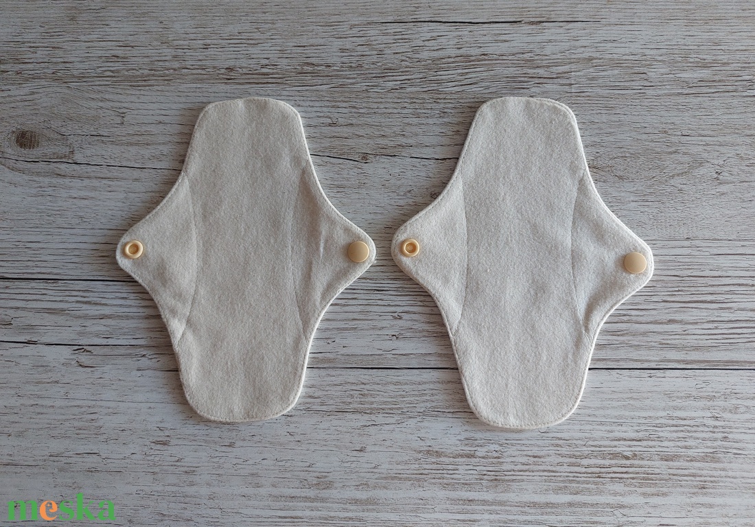 Tisztasági betét,intim betét,újramosható,ekrü alapon gyógynövényes pamutvászonból,flanel alsórésszel,NoWaste - szépségápolás - intim higiénia - tisztasági betét - Meska.hu