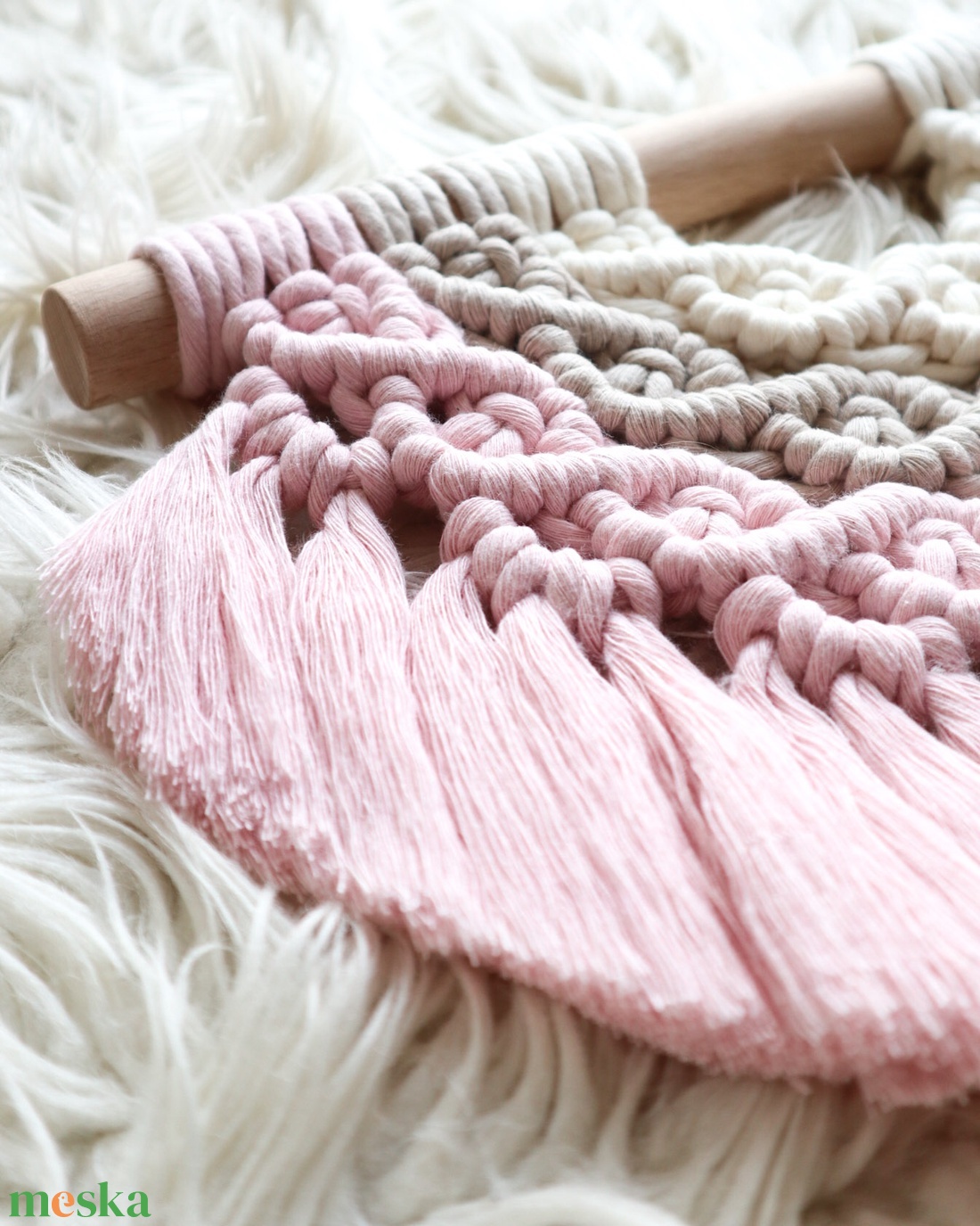 Mini szivárvány makramé falidísz - otthon & életmód - dekoráció - fali és függő dekoráció - falra akasztható dekor - Meska.hu