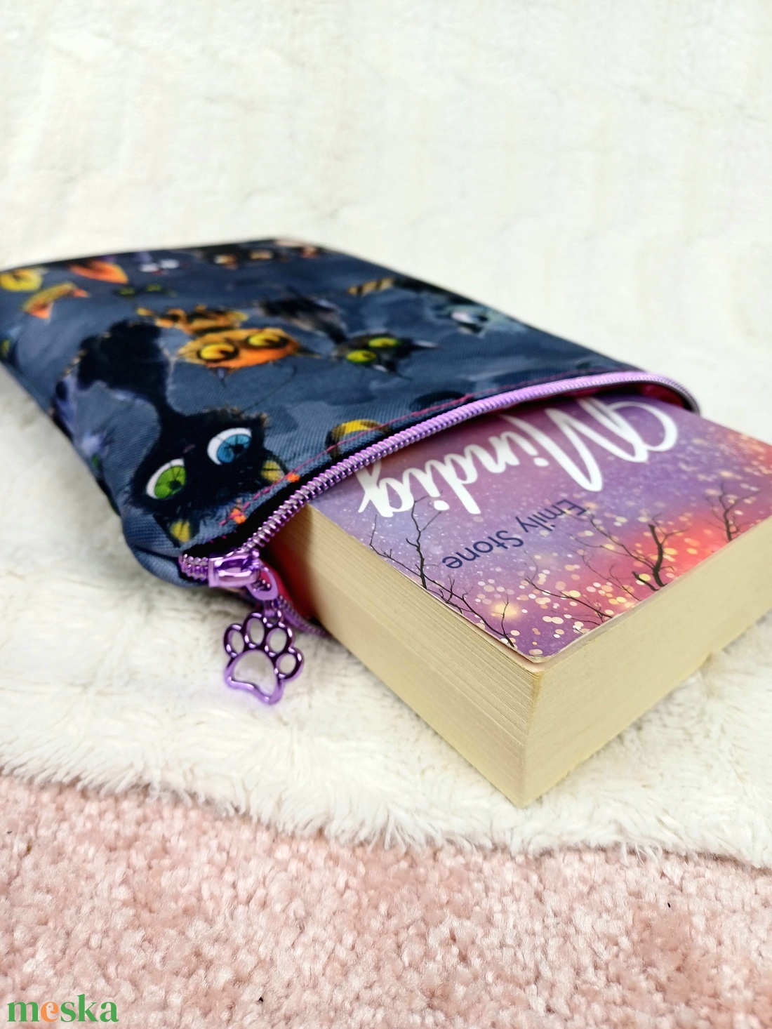 Könyvtok mancsos cipzárral - könyv & zene - könyvtok - Meska.hu