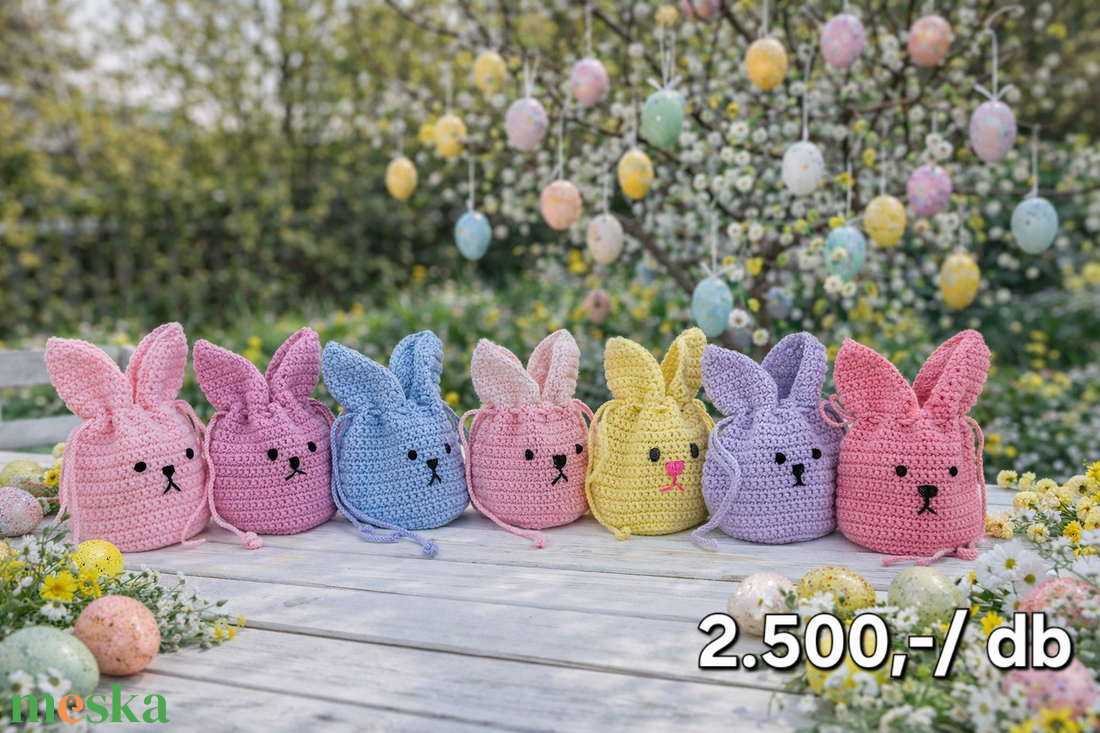 Húsvéti csokigyűjtő, pénzátadó horgolt nyuszizsákok - ünnepi díszek, dekorációk - húsvéti díszek és dekorációk - húsvéti ajándékátadó - Meska.hu