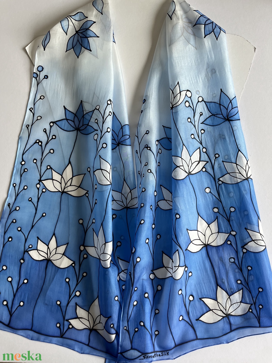 Királykék 100% selyem sál köszönő ajándék virágos átmenetes sál - ruha & divat - sál, sapka, kendő - sál - Meska.hu
