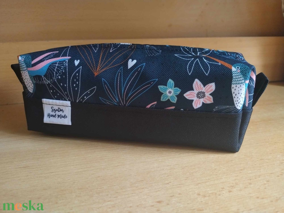 Kombinált tolltartó, neszesszer - Kolibris - otthon & életmód - papír, írószer - tolltartó & ceruzatekercs - Meska.hu Kombinált tolltartó, neszesszer - Kolibris - otthon & életmód - papír, írószer - tolltartó & ceruzatekercs - Meska.hu