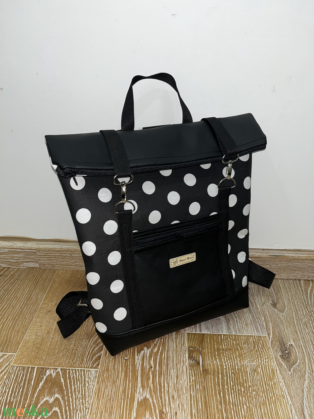 - Laura Rolltop hátizsák - pöttyös mintával - táska & tok - hátizsák - roll top hátizsák - Meska.hu - Laura Rolltop hátizsák - pöttyös mintával - táska & tok - hátizsák - roll top hátizsák - Meska.hu