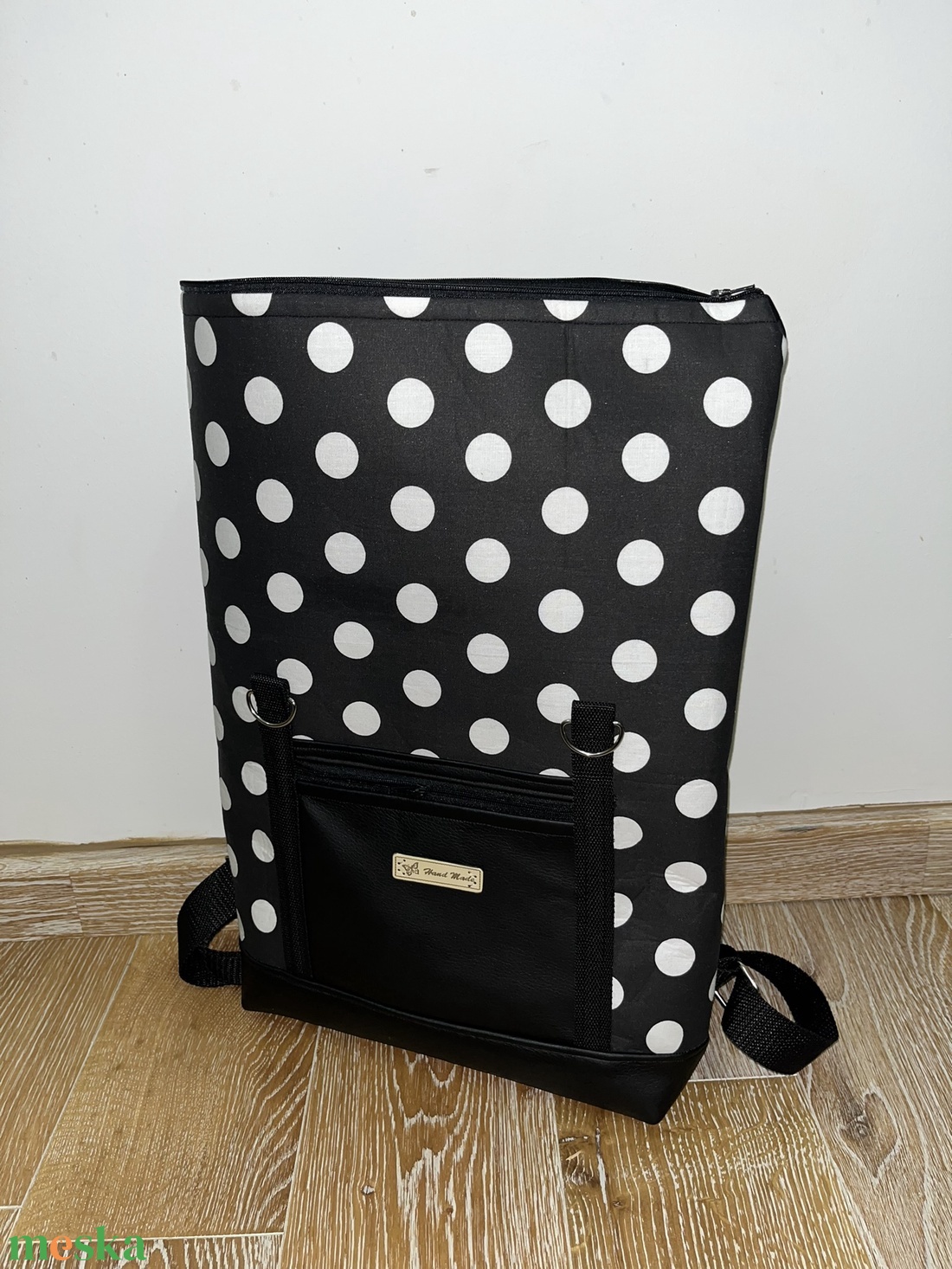 - Laura Rolltop hátizsák - pöttyös mintával - táska & tok - hátizsák - roll top hátizsák - Meska.hu - Laura Rolltop hátizsák - pöttyös mintával - táska & tok - hátizsák - roll top hátizsák - Meska.hu