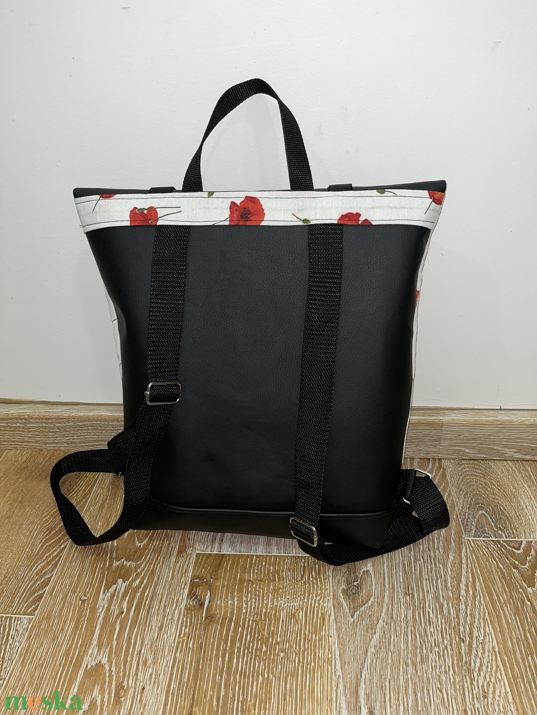 - Laura Rolltop hátizsák - pipacsos mintával - táska & tok - hátizsák - roll top hátizsák - Meska.hu - Laura Rolltop hátizsák - pipacsos mintával - táska & tok - hátizsák - roll top hátizsák - Meska.hu