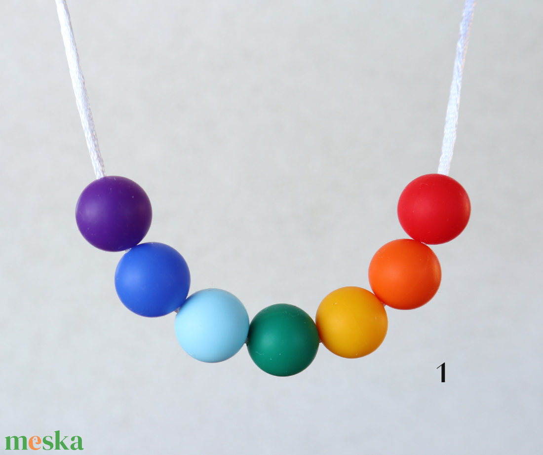 Szivárvány - Szoncha szilikon szenzoros és rágcsalánc - ékszer - nyaklánc - bogyós nyaklánc - Meska.hu