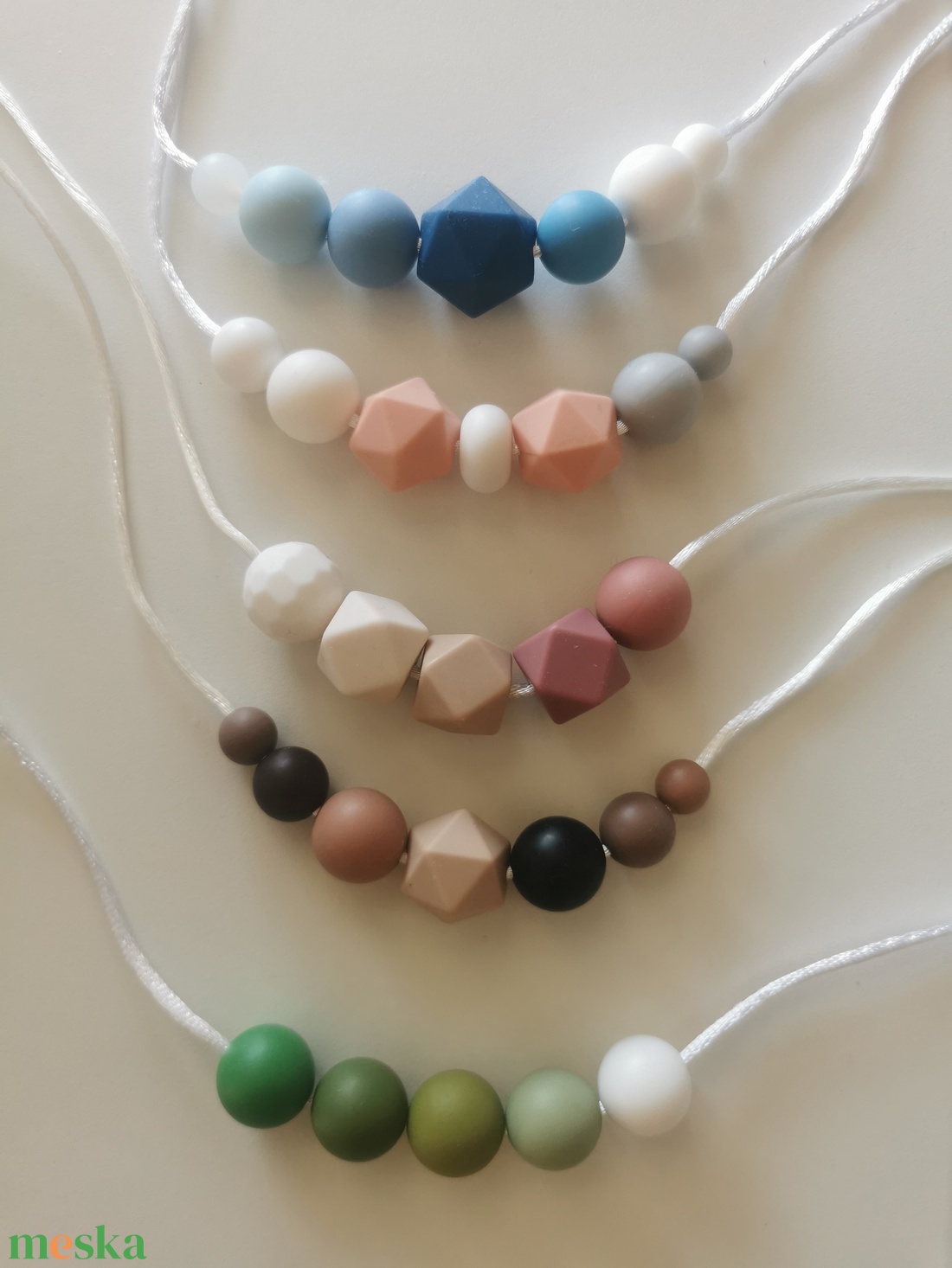 Szoncha szilikon szenzoros és rágcsalánc - ékszer - nyaklánc - bogyós nyaklánc - Meska.hu