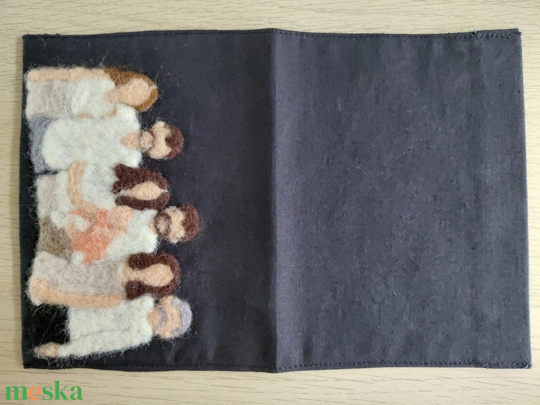 Könyvboritó nemezképpel -  - Meska.hu