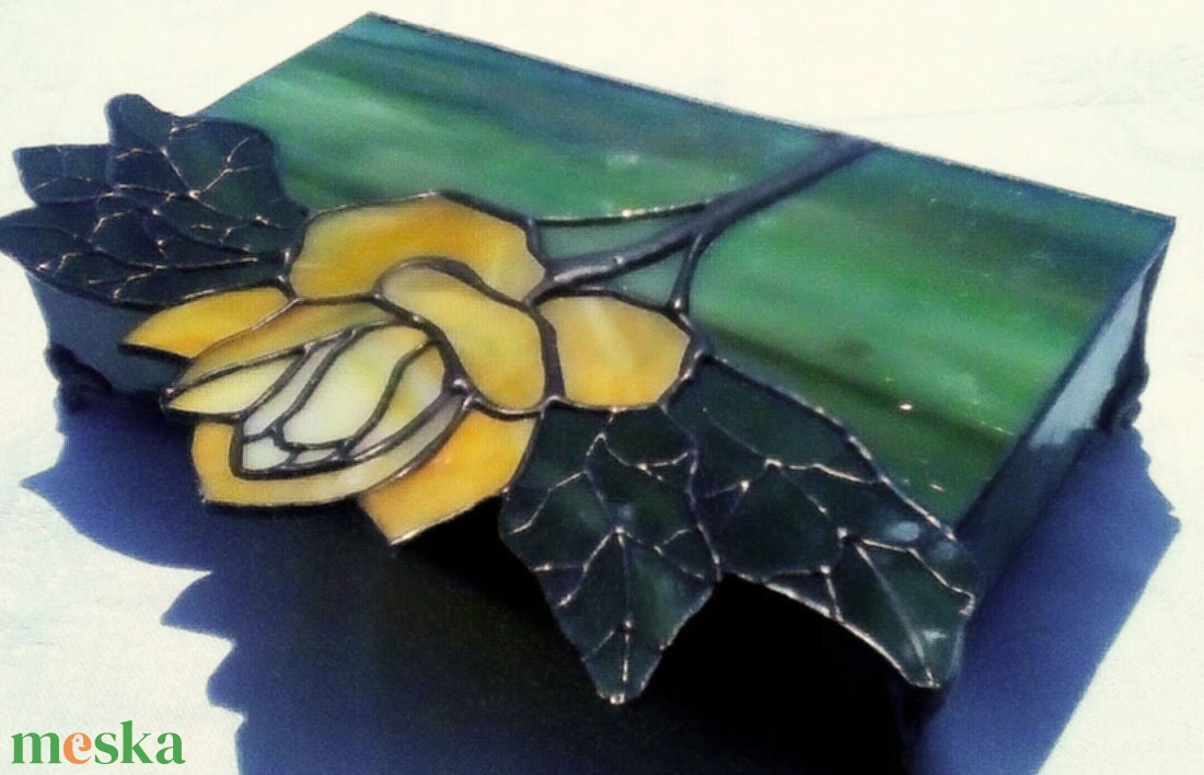 Art Nuovo sárga rózsás tiffany ékszerdoboz - ékszer - ékszertartó - ékszerdoboz - Meska.hu Art Nuovo sárga rózsás tiffany ékszerdoboz - ékszer - ékszertartó - ékszerdoboz - Meska.hu