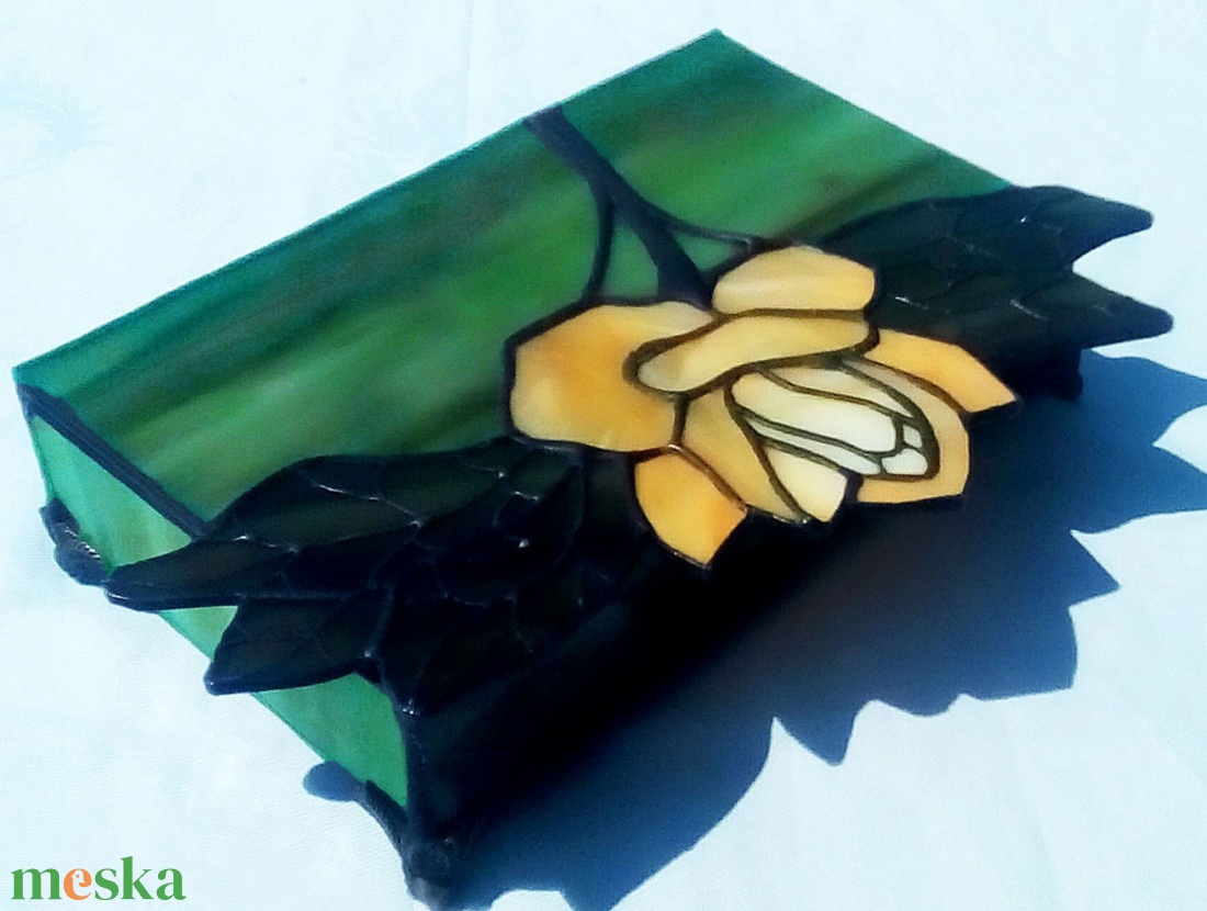 Art Nuovo sárga rózsás tiffany ékszerdoboz - ékszer - ékszertartó - ékszerdoboz - Meska.hu Art Nuovo sárga rózsás tiffany ékszerdoboz - ékszer - ékszertartó - ékszerdoboz - Meska.hu