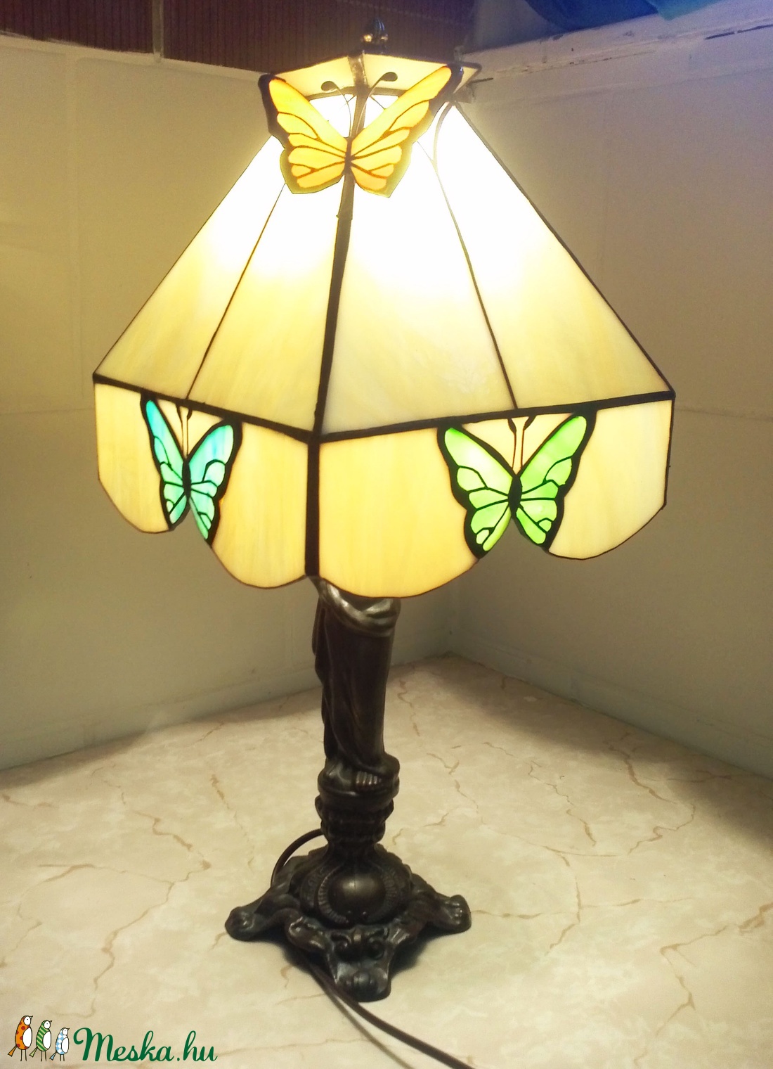 Pillangós tiffany lámpa - otthon & életmód - lámpa - asztali lámpa - Meska.hu