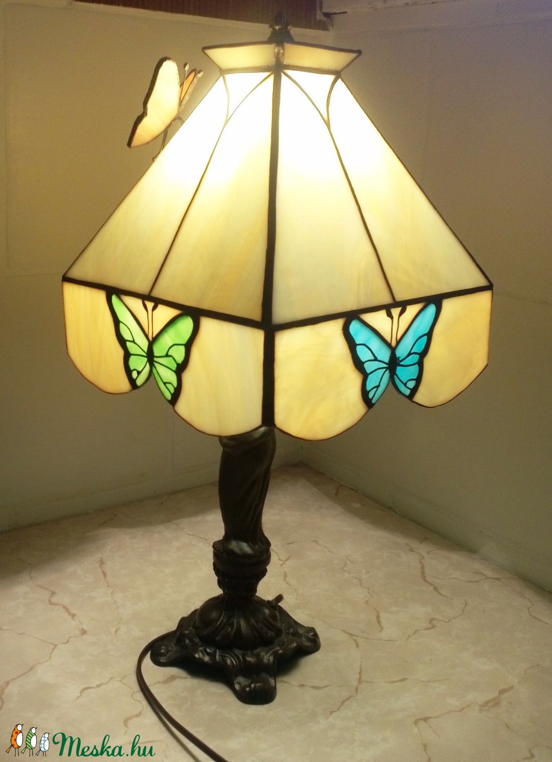 Pillangós tiffany lámpa - otthon & életmód - lámpa - asztali lámpa - Meska.hu