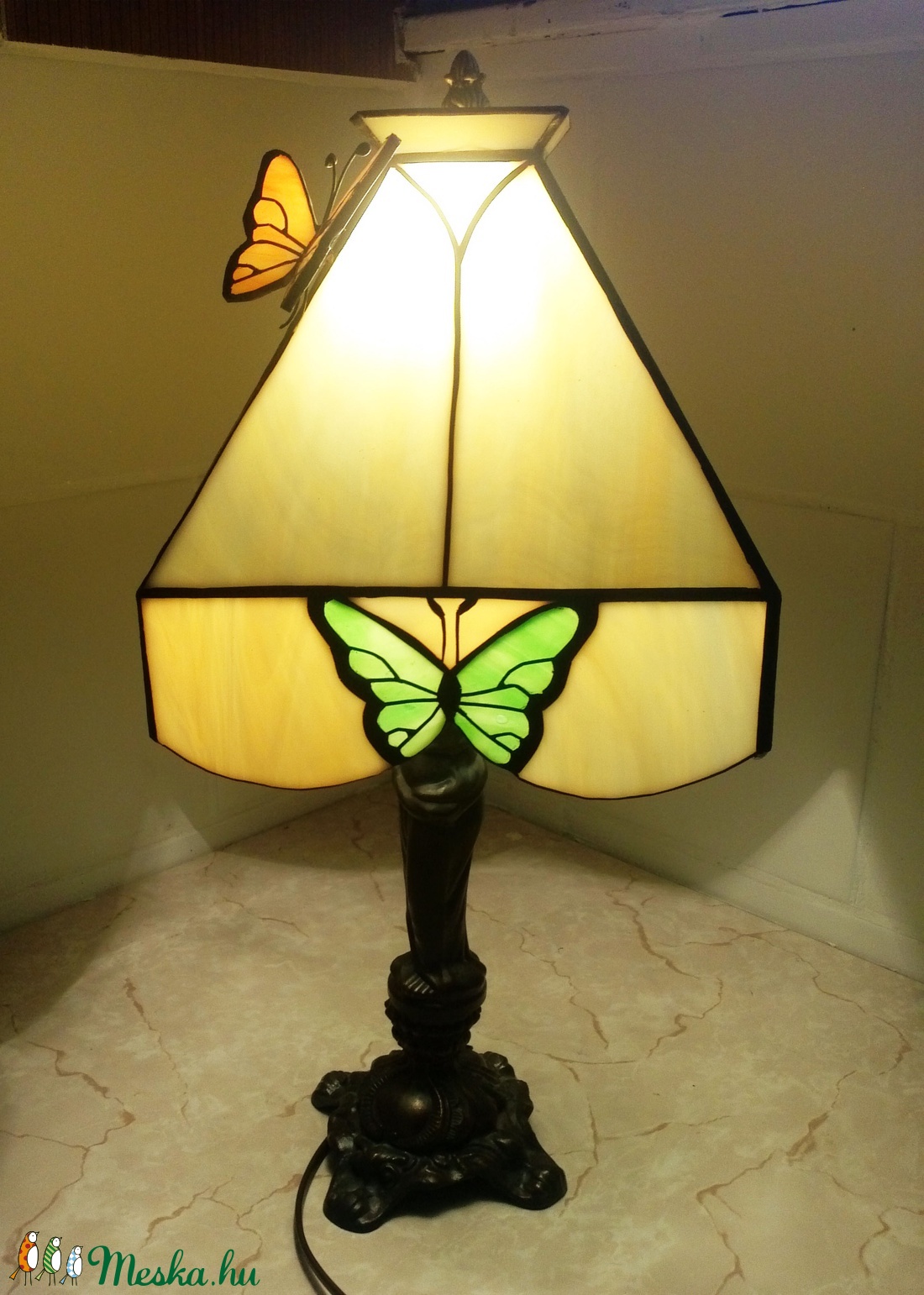 Pillangós tiffany lámpa - otthon & életmód - lámpa - asztali lámpa - Meska.hu