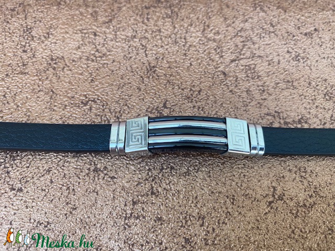 Nemesacél karkötő, szilikon- kaucsuk, görög mintával - ékszer - karkötő - karperec - Meska.hu