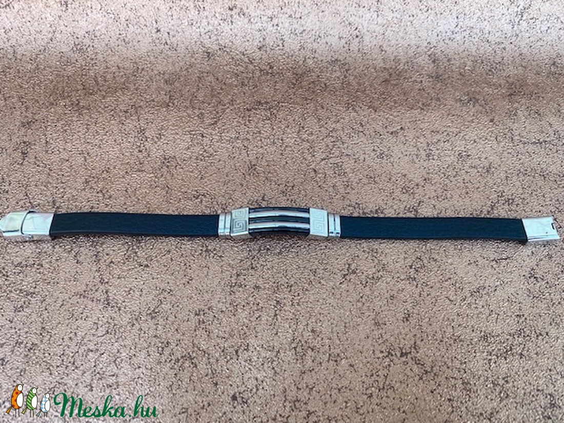 Nemesacél karkötő, szilikon- kaucsuk, görög mintával - ékszer - karkötő - karperec - Meska.hu