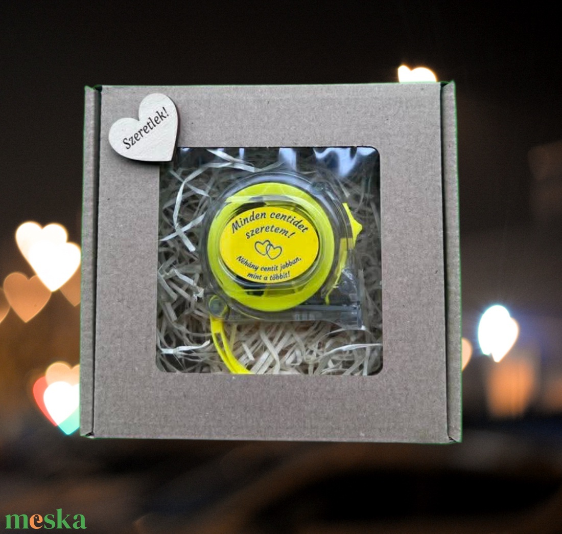 Mérőszalag egyedi gravírozással, dobozban - kellékek & szerszámok - vegyes alapanyag - egyéb alapanyag - Meska.hu