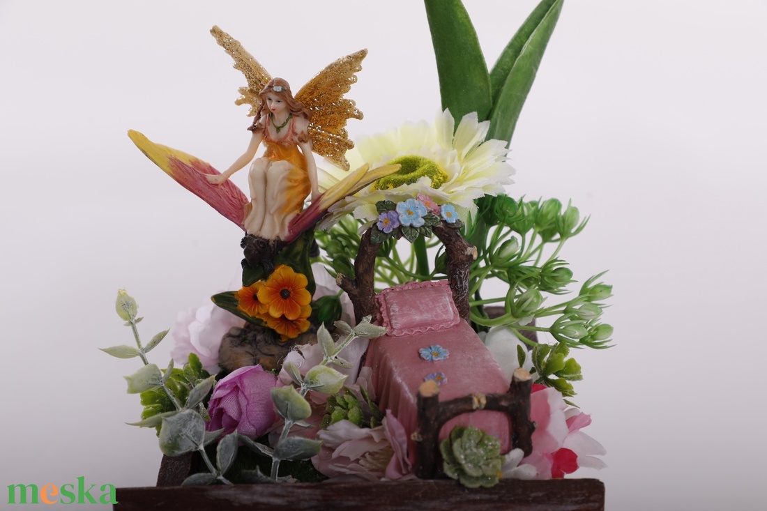 Fióknyi tündérkert tündérrel pillangó háton - otthon & életmód - dekoráció - asztal és polc dekoráció - asztaldísz - Meska.hu