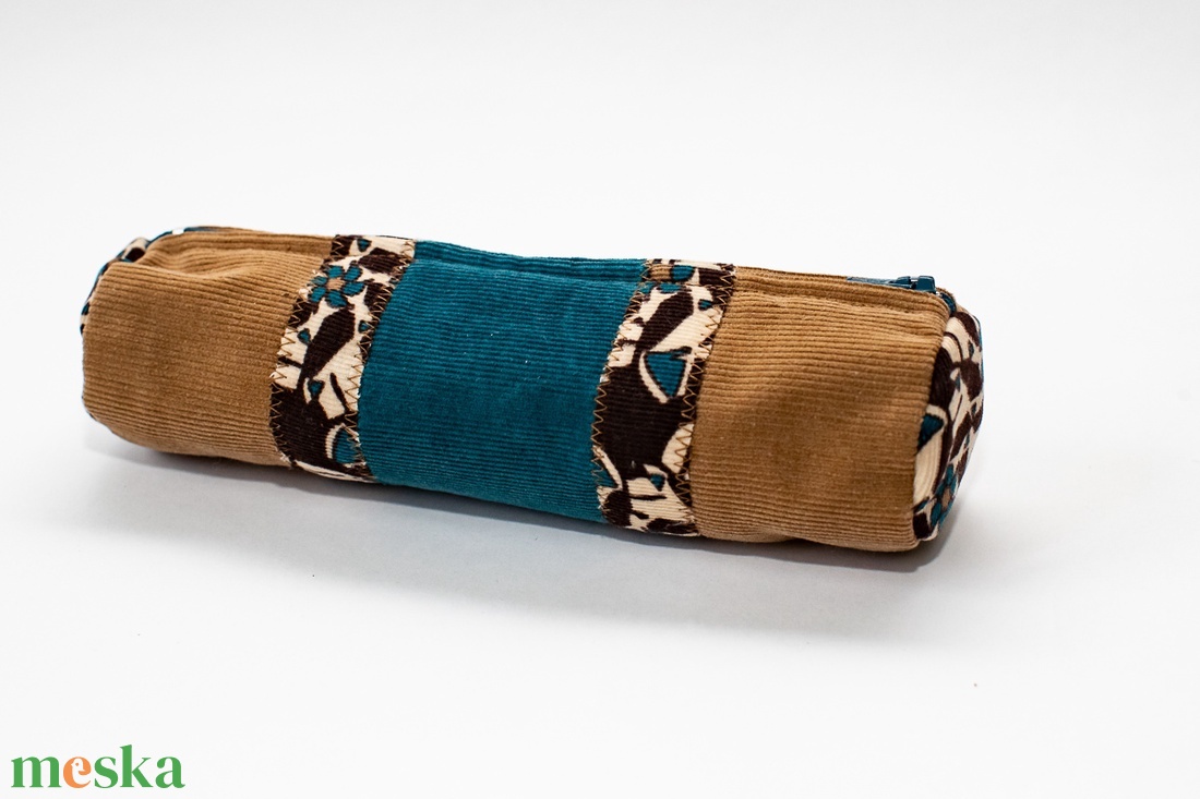 Türkiz-homok tolltartó - otthon & életmód - papír, írószer - tolltartó & ceruzatekercs - Meska.hu