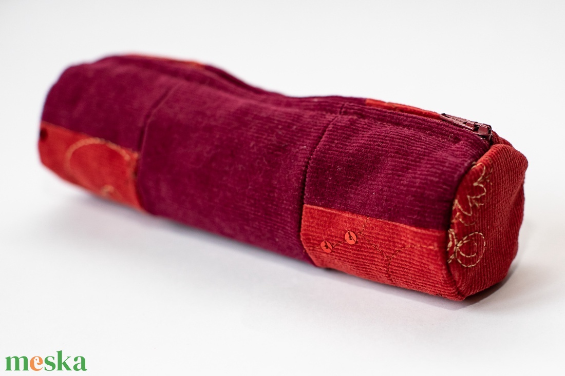 Bordó patchwork tolltartó - otthon & életmód - papír, írószer - tolltartó & ceruzatekercs - Meska.hu