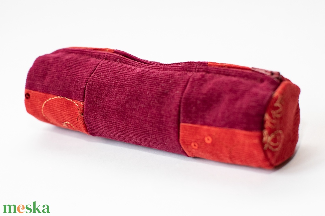 Bordó patchwork tolltartó - otthon & életmód - papír, írószer - tolltartó & ceruzatekercs - Meska.hu