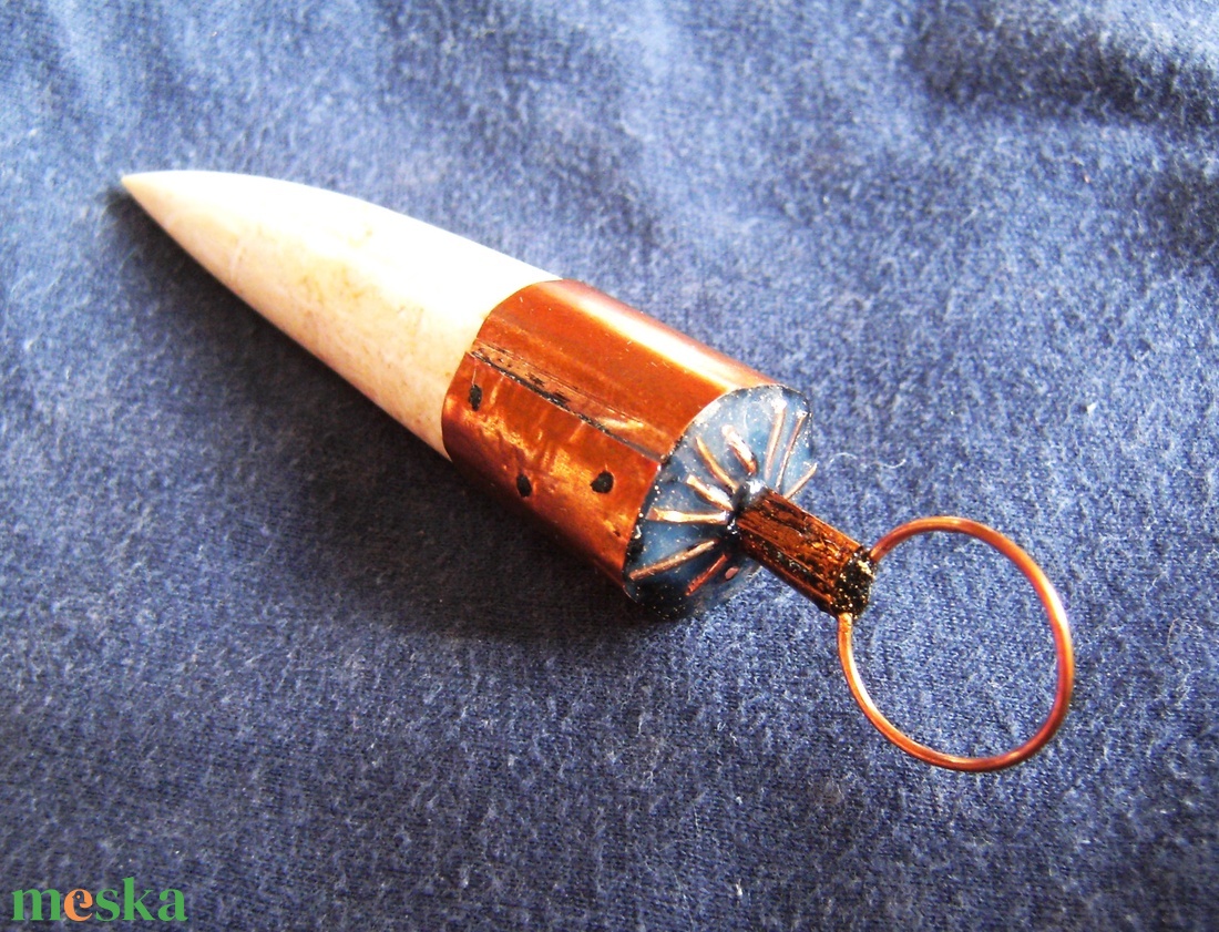 Jaguár-fog medál, nyakék, valódi kőből, rézből, pók mintával. Kézzel készült, egyedi darab. - ékszer - nyaklánc - medál - Meska.hu