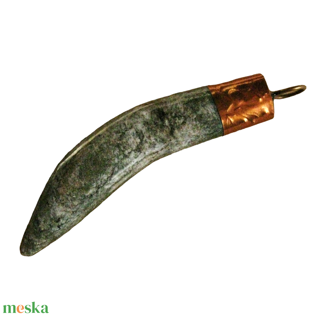 Farkasfog medál, nyakék valódi kőből, rézből, páva mintával. Kézzel készült, egyedi darab. - ékszer - nyaklánc - medál - Meska.hu