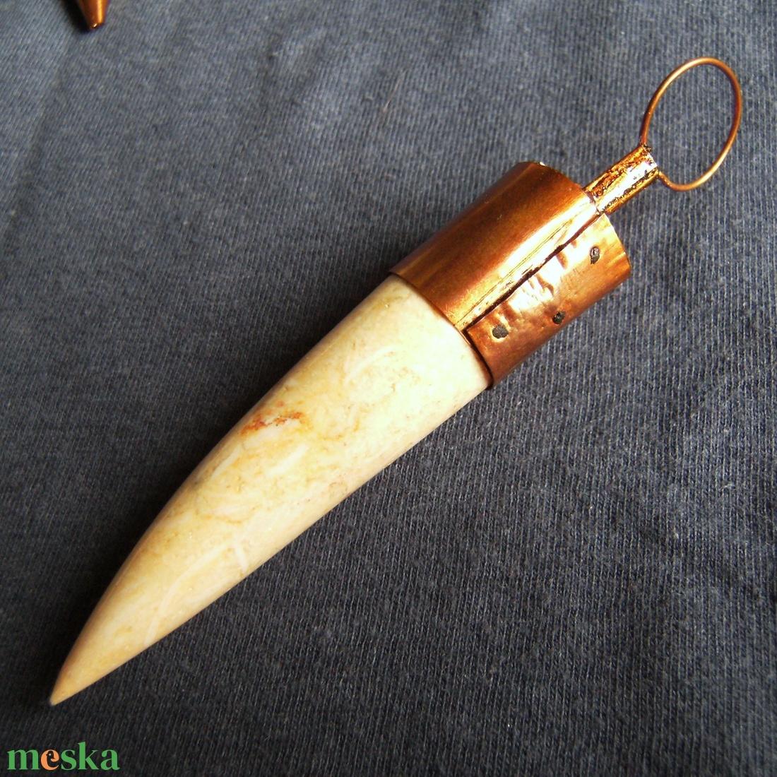 Agyar alakú medál, nyakék valódi kőből, rézből, pók / bogár mintával. Kézzel készült, egyedi darab. e13 - ékszer - nyaklánc - medál - Meska.hu