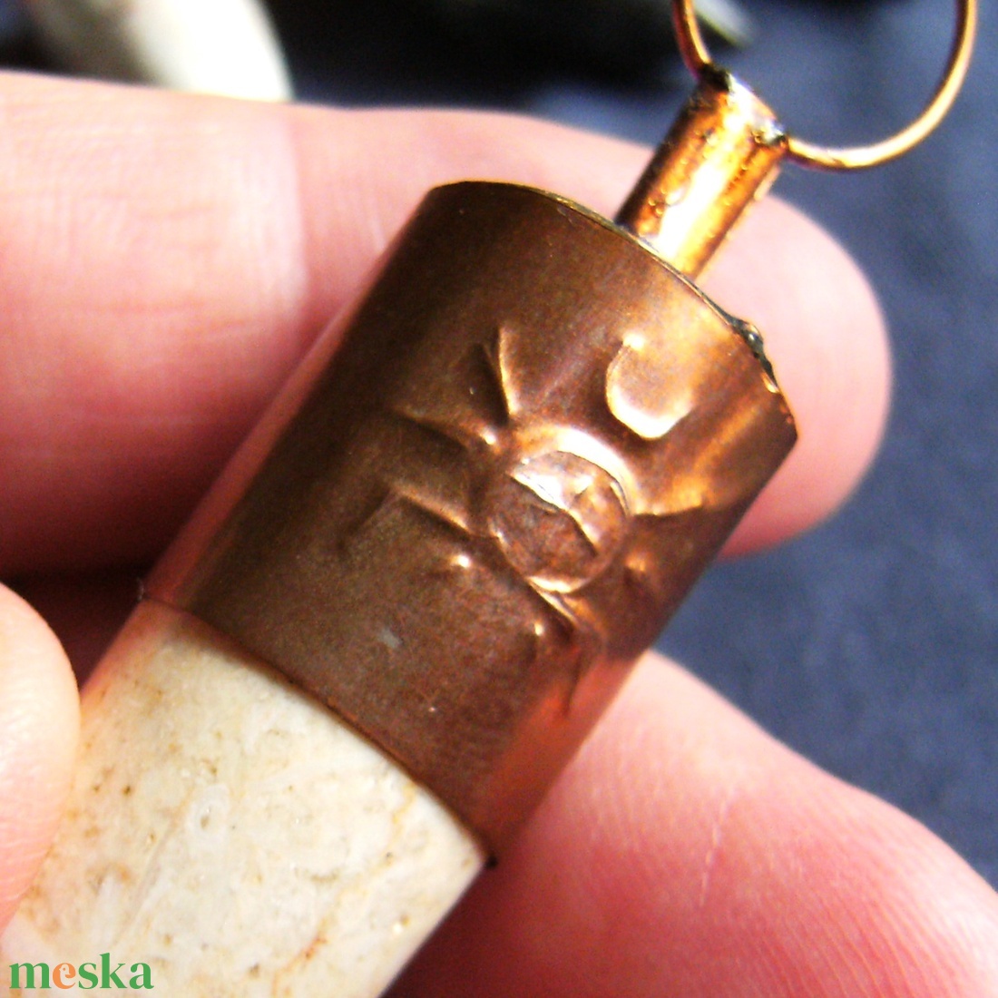 Agyar alakú medál, nyakék valódi kőből, rézből, pók / bogár mintával. Kézzel készült, egyedi darab. e13 - ékszer - nyaklánc - medál - Meska.hu