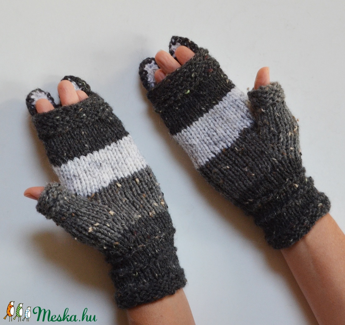 Husky kölyök - kötött unisex kézmelegítő husky kutya arccal. Jöhet a hideg és a tél! - - Meska.hu Husky kölyök - kötött unisex kézmelegítő husky kutya arccal. Jöhet a hideg és a tél! - - Meska.hu