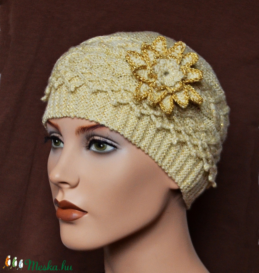 Gatsby - vintage sapka pezsgő színben arany színű szállal. Különleges, egyedi sapka fonott mintával. - ruha & divat - sál, sapka, kendő - sapka - Meska.hu