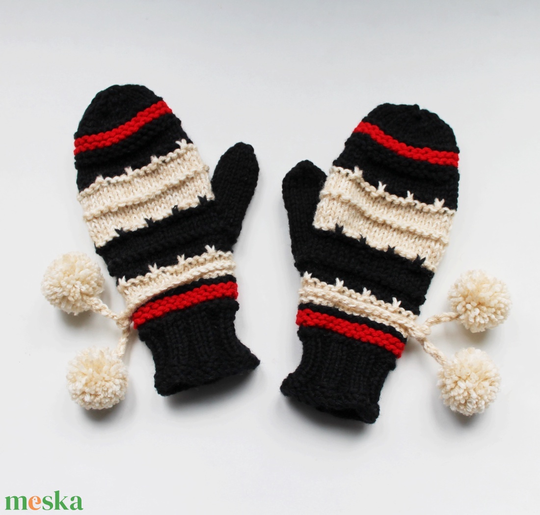 Pompon egyujjas kesztyű - fekete - ruha & divat - sál, sapka, kendő - kesztyű - Meska.hu Pompon egyujjas kesztyű - fekete - ruha & divat - sál, sapka, kendő - kesztyű - Meska.hu