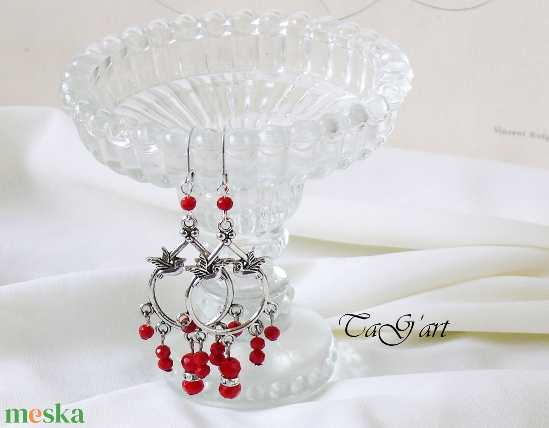 Öröm fülbevaló  piros korallgyöngyök, lógós, ezüst, évforduló, csak úgy, anyák napja - ékszer - fülbevaló - csillár fülbevaló - Meska.hu