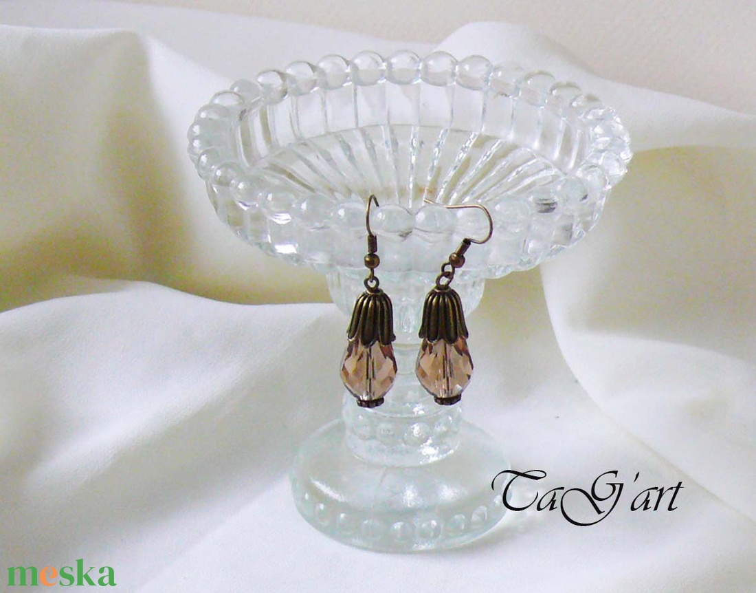 Amarilla fülbevaló lógós, klasszikus, swarovski - ékszer - fülbevaló - lógó fülbevaló - Meska.hu Amarilla fülbevaló lógós, klasszikus, swarovski - ékszer - fülbevaló - lógó fülbevaló - Meska.hu
