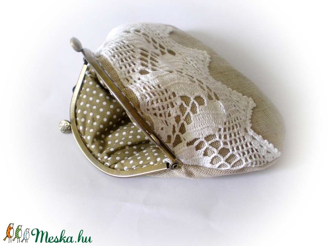 Bézs lenvászon csatos pénztárca horgolt csipkével - táska & tok - pénztárca & más tok - aprópénztartó - Meska.hu