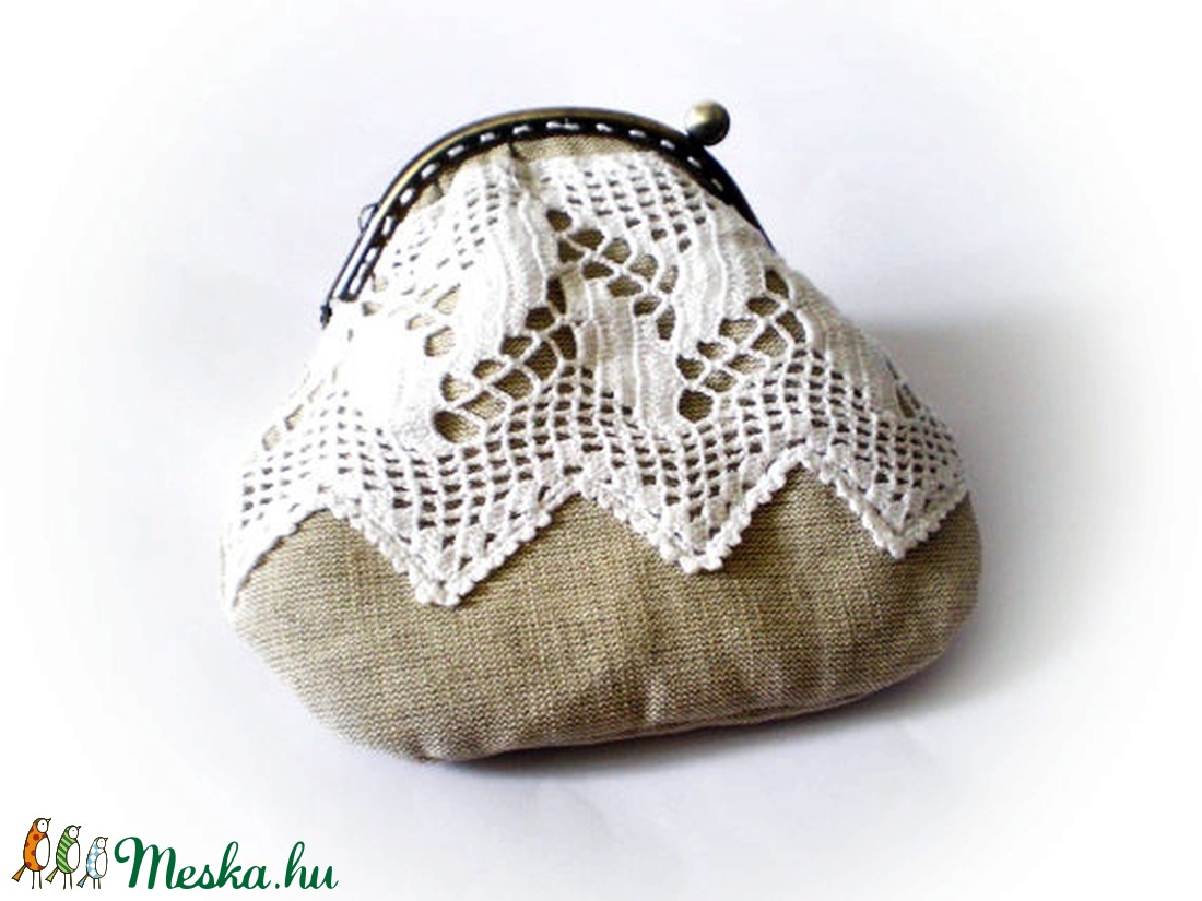 Bézs lenvászon csatos pénztárca horgolt csipkével - táska & tok - pénztárca & más tok - aprópénztartó - Meska.hu