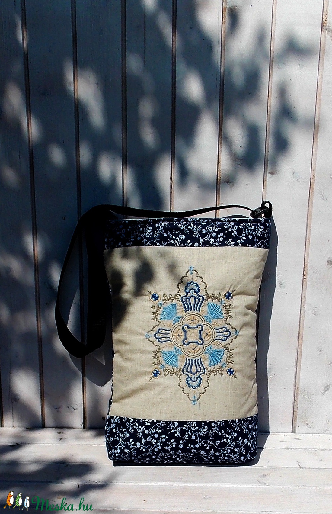 Aylin- hímzett táska bézs, kékfestő, kék, ethno - táska & tok - kézitáska & válltáska - válltáska - Meska.hu