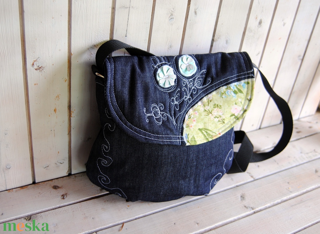 Kate sötétkék hímzett női farmer táska, válltáska - táska & tok - kézitáska & válltáska - válltáska - Meska.hu