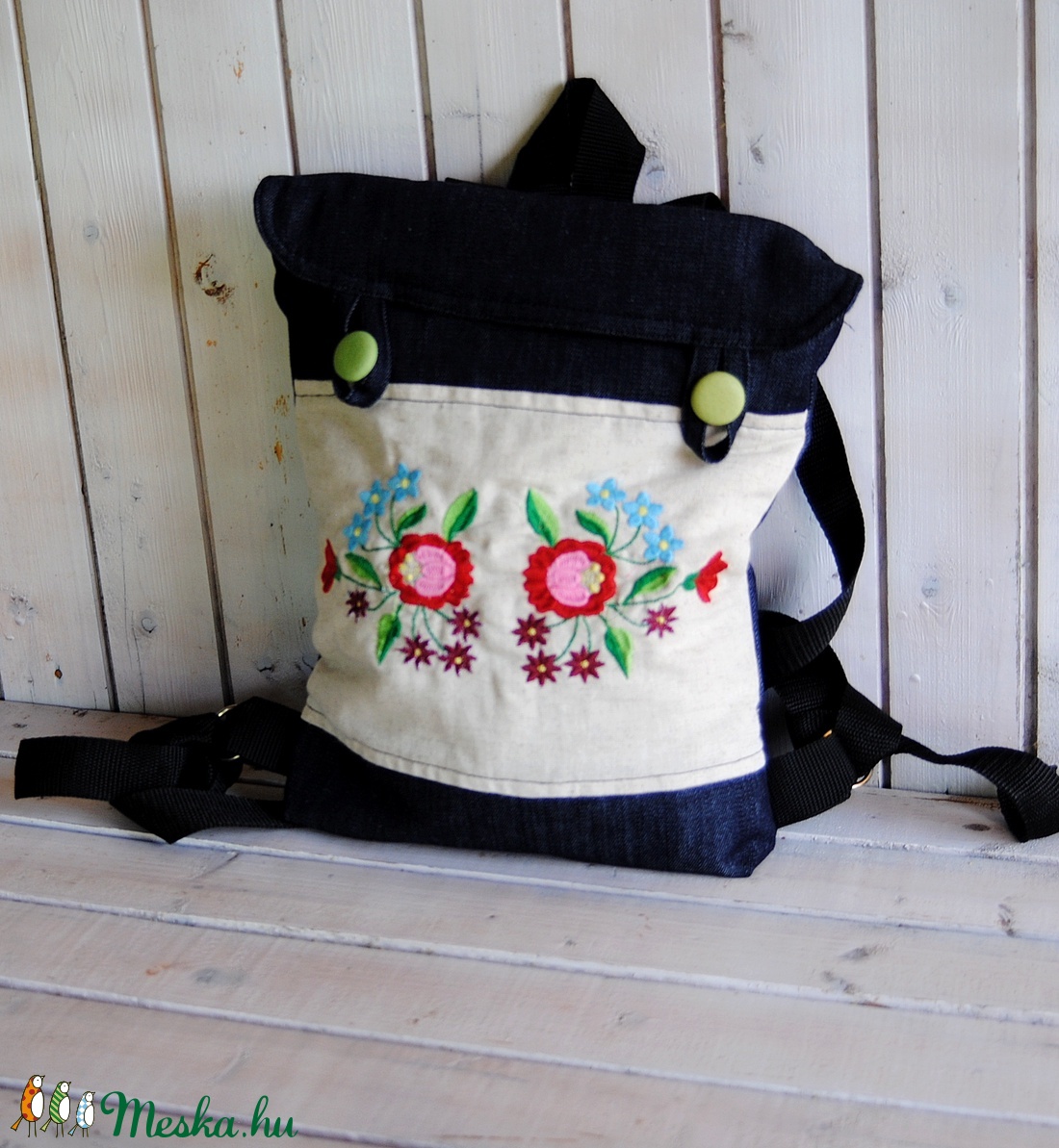 Hímzett virágos hátizsák -  - Meska.hu