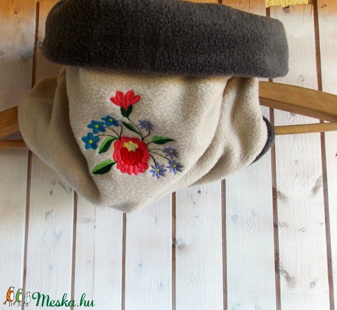Hímzett vastag puha női körsál, sál, téli sál virágos sál -  - Meska.hu