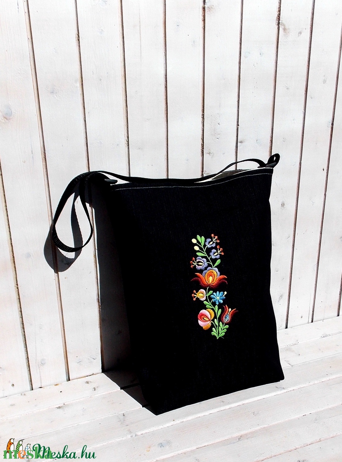 Rita- színes mintás textillel díszített és hímzett farmertáska - táska & tok - kézitáska & válltáska - vállon átvethető táska - Meska.hu