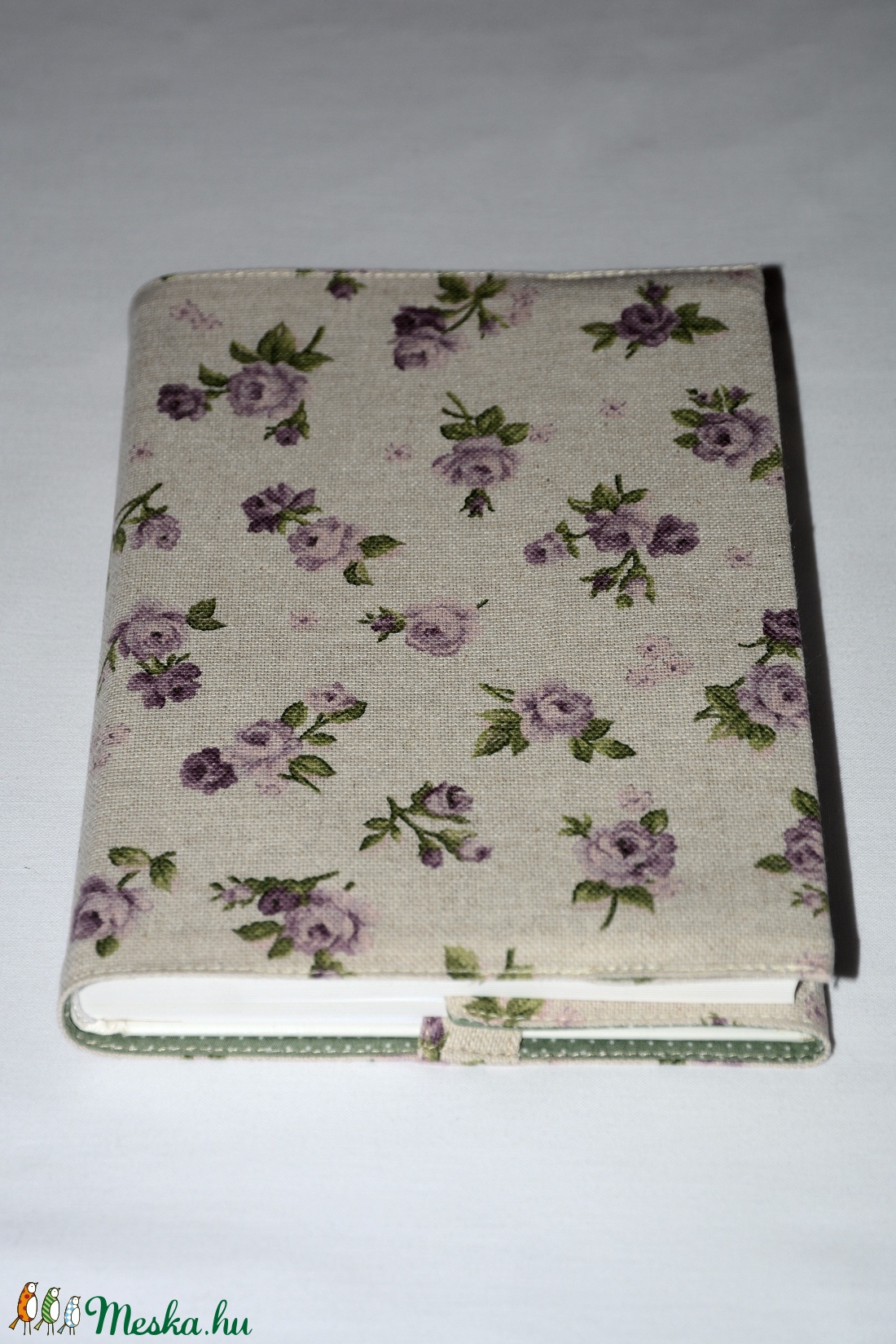 Rózsás-pöttyös könyvborító -  - Meska.hu