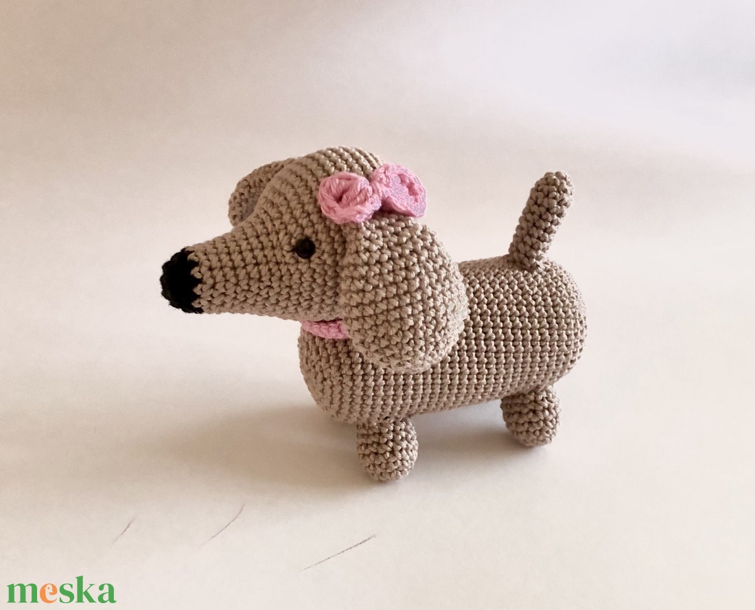 Horgolt tacskó kutya - játék & sport - plüssállat & játékfigura - kutya - Meska.hu Horgolt tacskó kutya - játék & sport - plüssállat & játékfigura - kutya - Meska.hu
