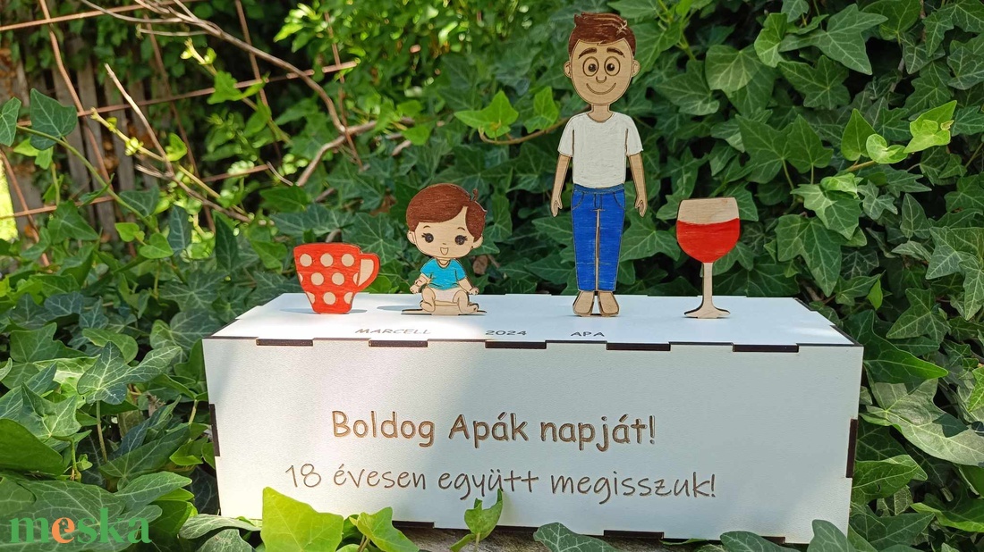 Borosüveg tartó, doboz figurákkal, személyre szabva akciós termékkép 1